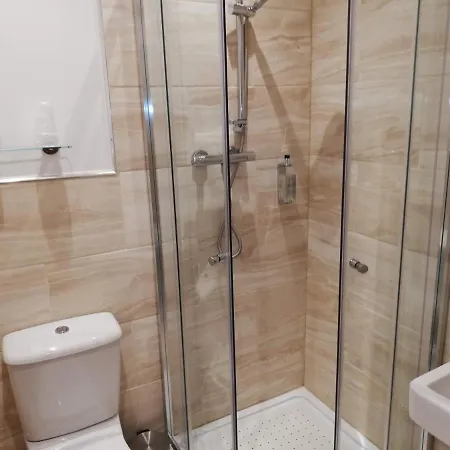 לינה וארוחת בוקר Esplanade Gardens 4*