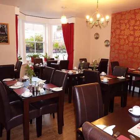 B&B Esplanade Gardens 4*